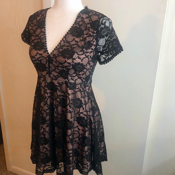 Black Lace Dress - Picture 4 of 10